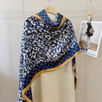 Fashionable Four-Leaf Clover Pattern Silk Scarf