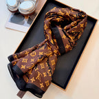 Fashionable Four-Leaf Clover Pattern Silk Scarf