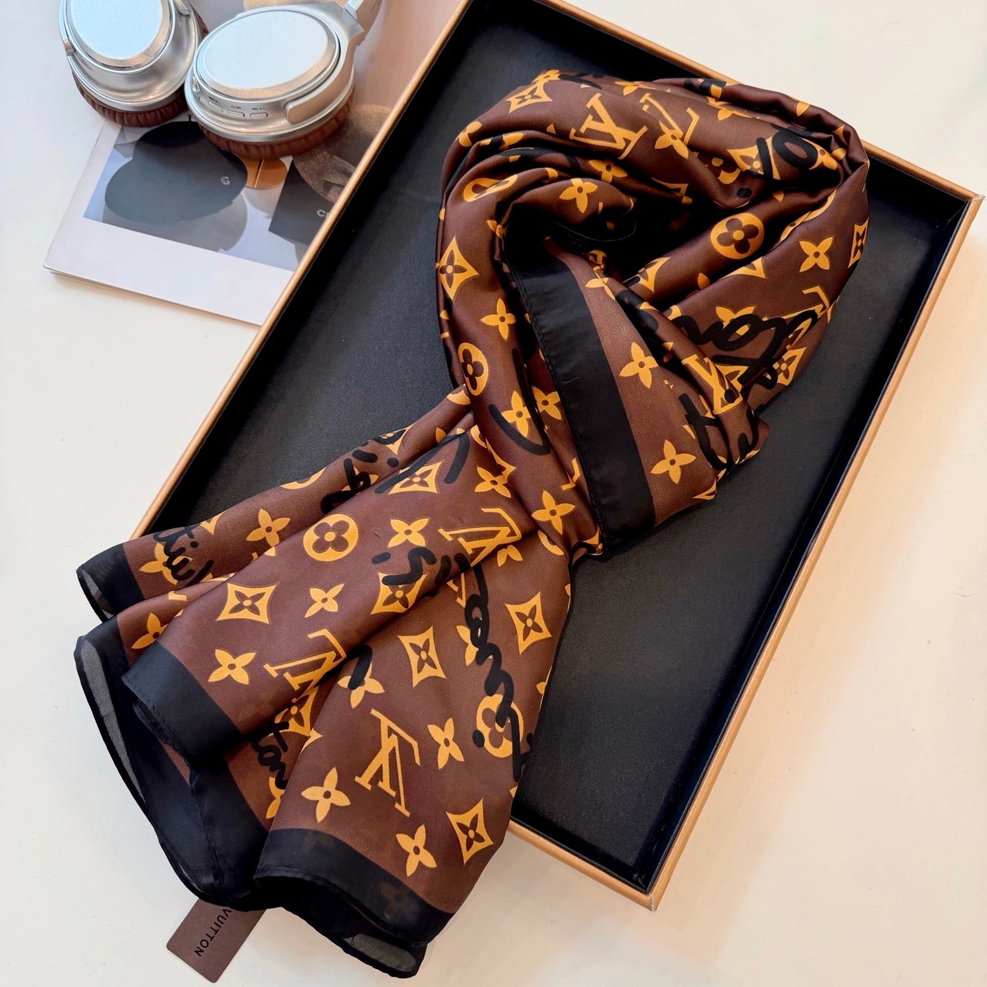 Fashionable Four-Leaf Clover Pattern Silk Scarf