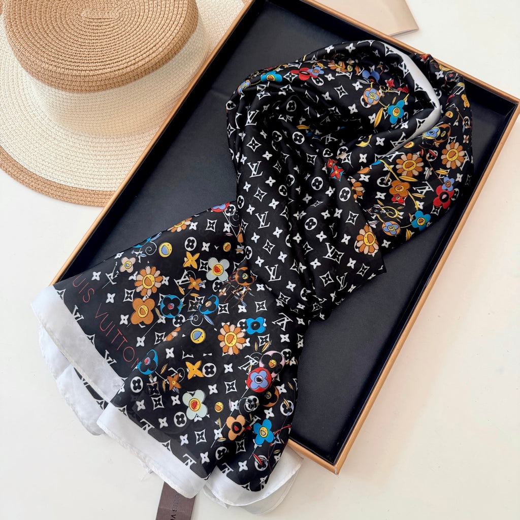 Fashionable Four-Leaf Clover Pattern Silk Scarf