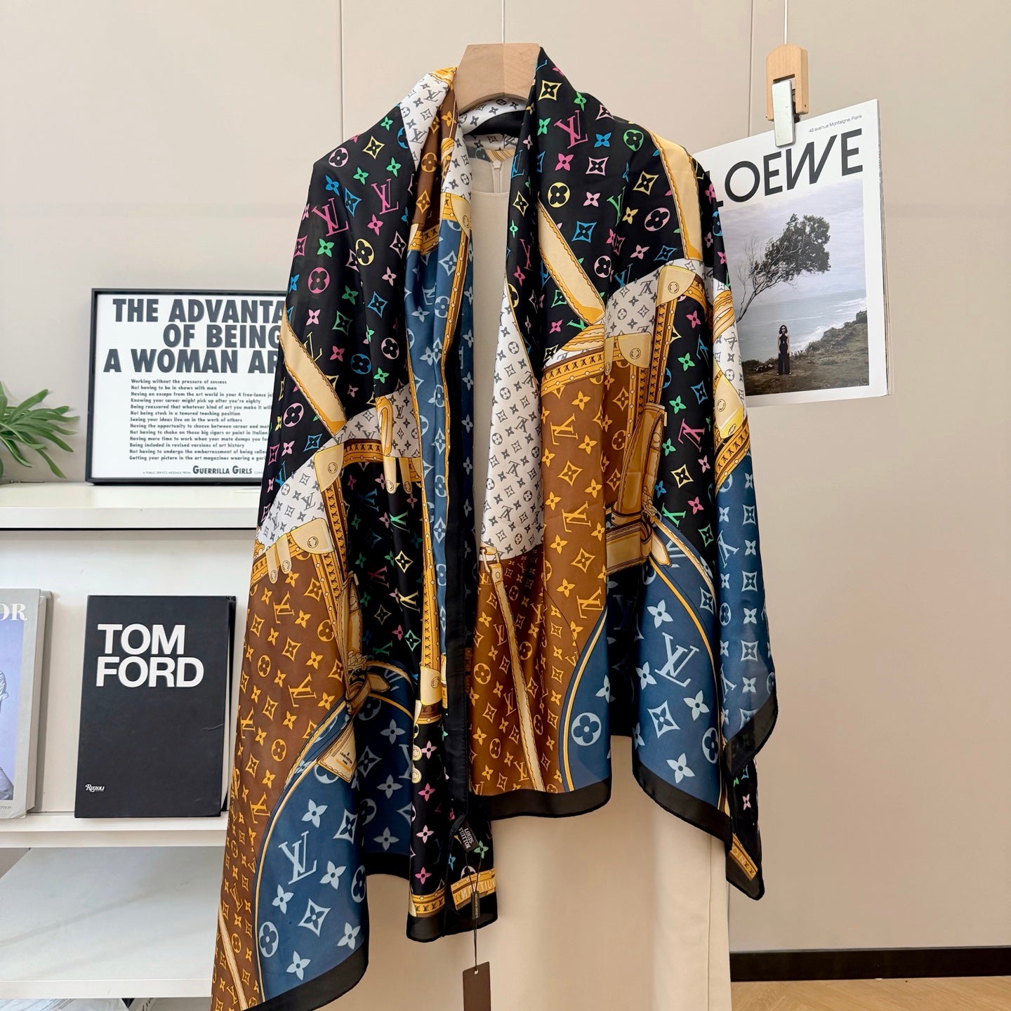 Fashionable CC Pattern Silk Scarf