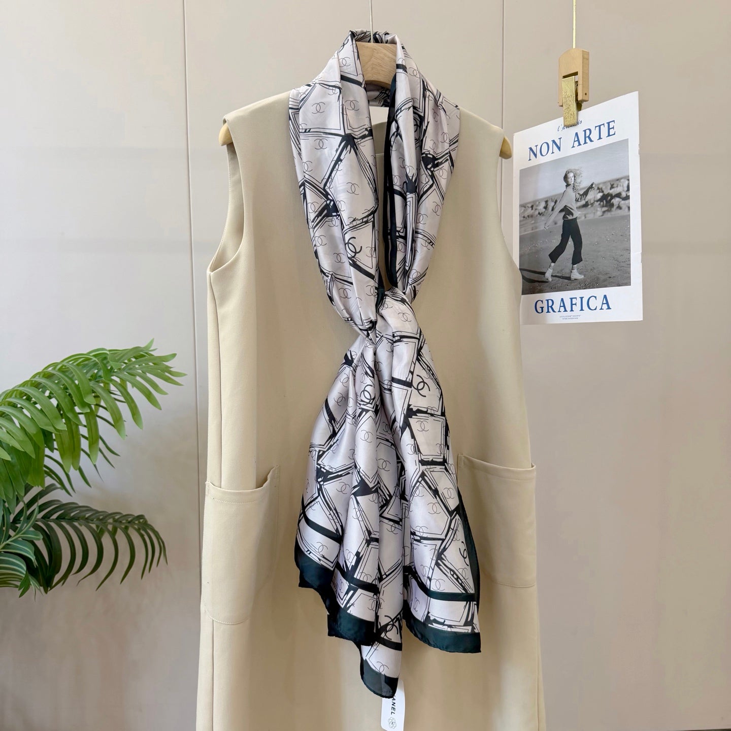 Fashionable CC Pattern Silk Scarf