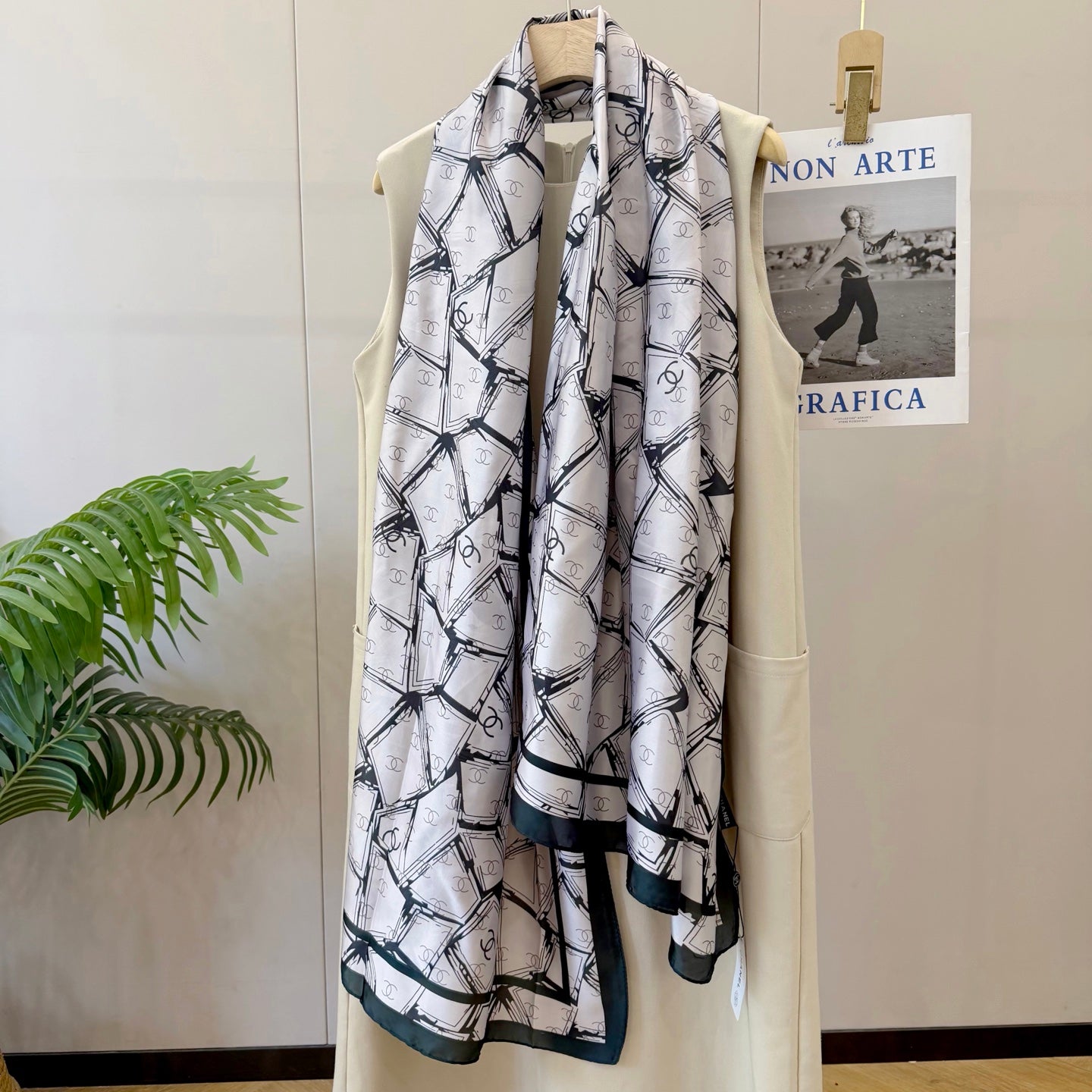 Fashionable CC Pattern Silk Scarf