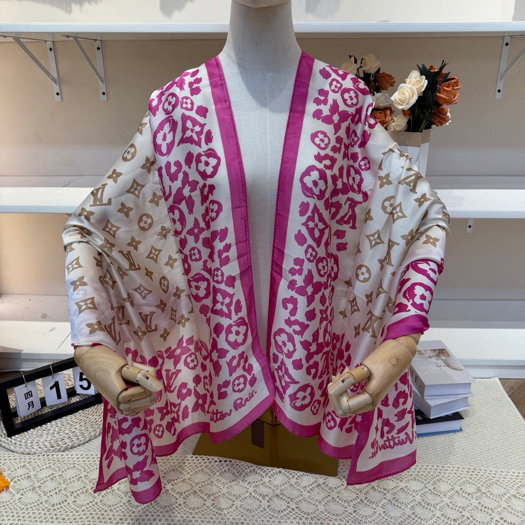 Fashionable Four-Leaf Clover Pattern Silk Scarf