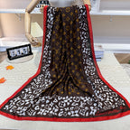 Fashionable Four-Leaf Clover Pattern Silk Scarf
