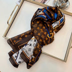 Fashionable Four-Leaf Clover Pattern Silk Scarf