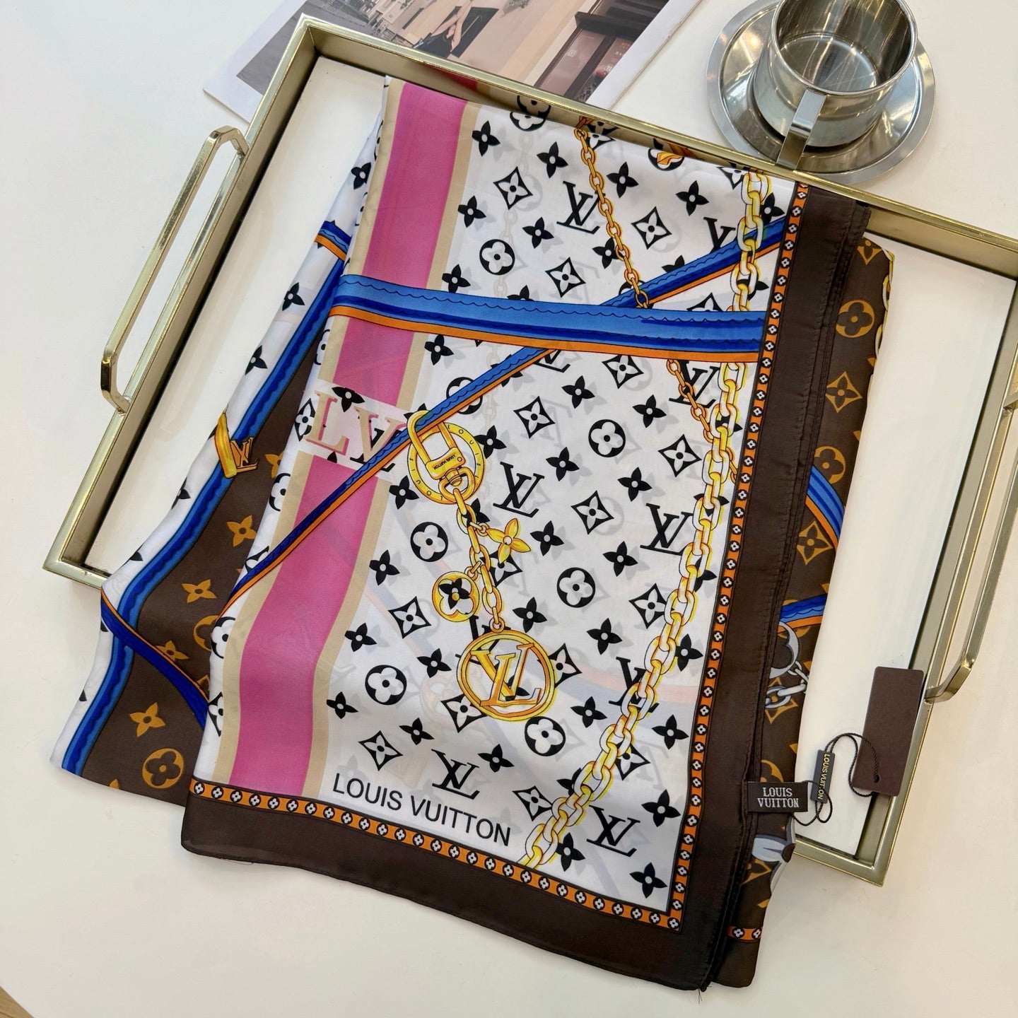 Fashionable Four-Leaf Clover Pattern Silk Scarf