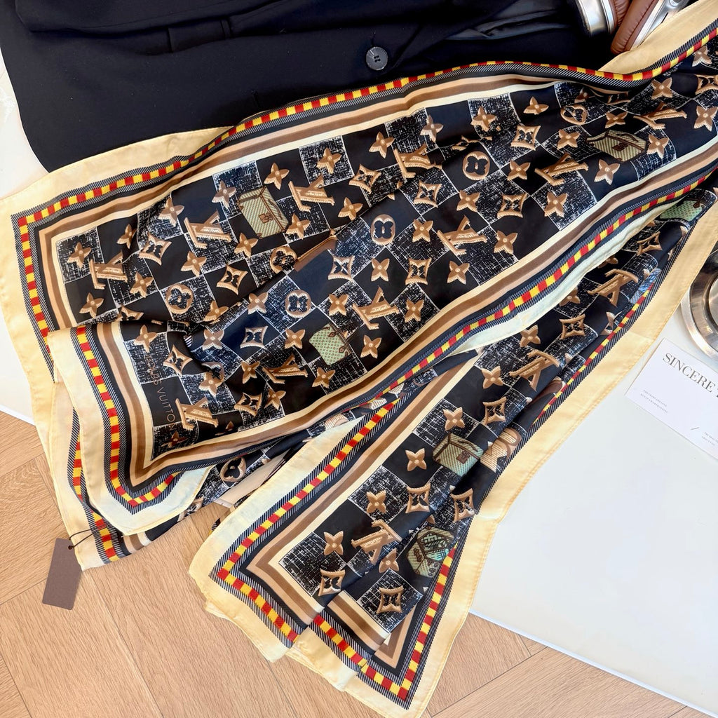Stylish Four-Leaf Clover Print Silk Square Scarf