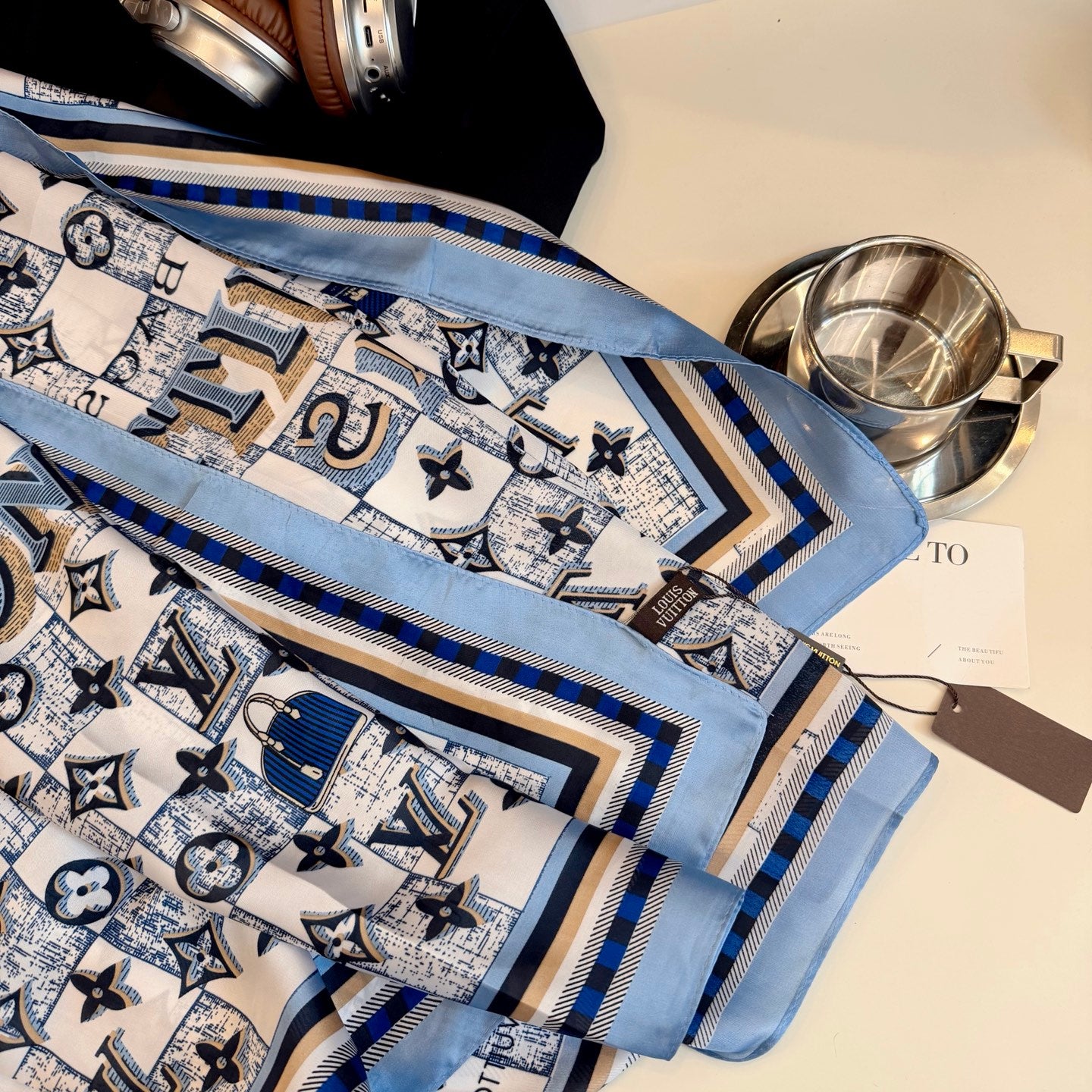Stylish Four-Leaf Clover Print Silk Square Scarf