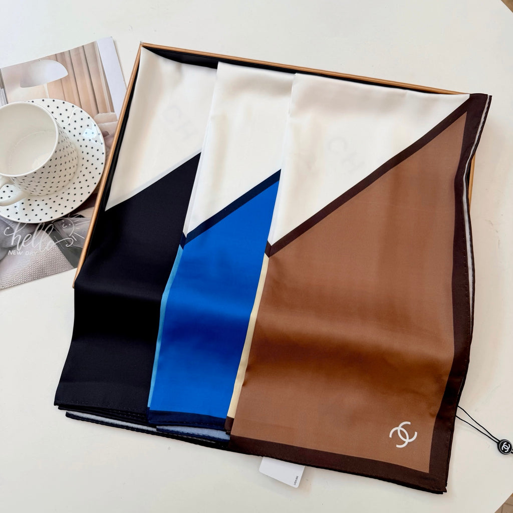 Stylish CC-Pattern Silk Square Scarf