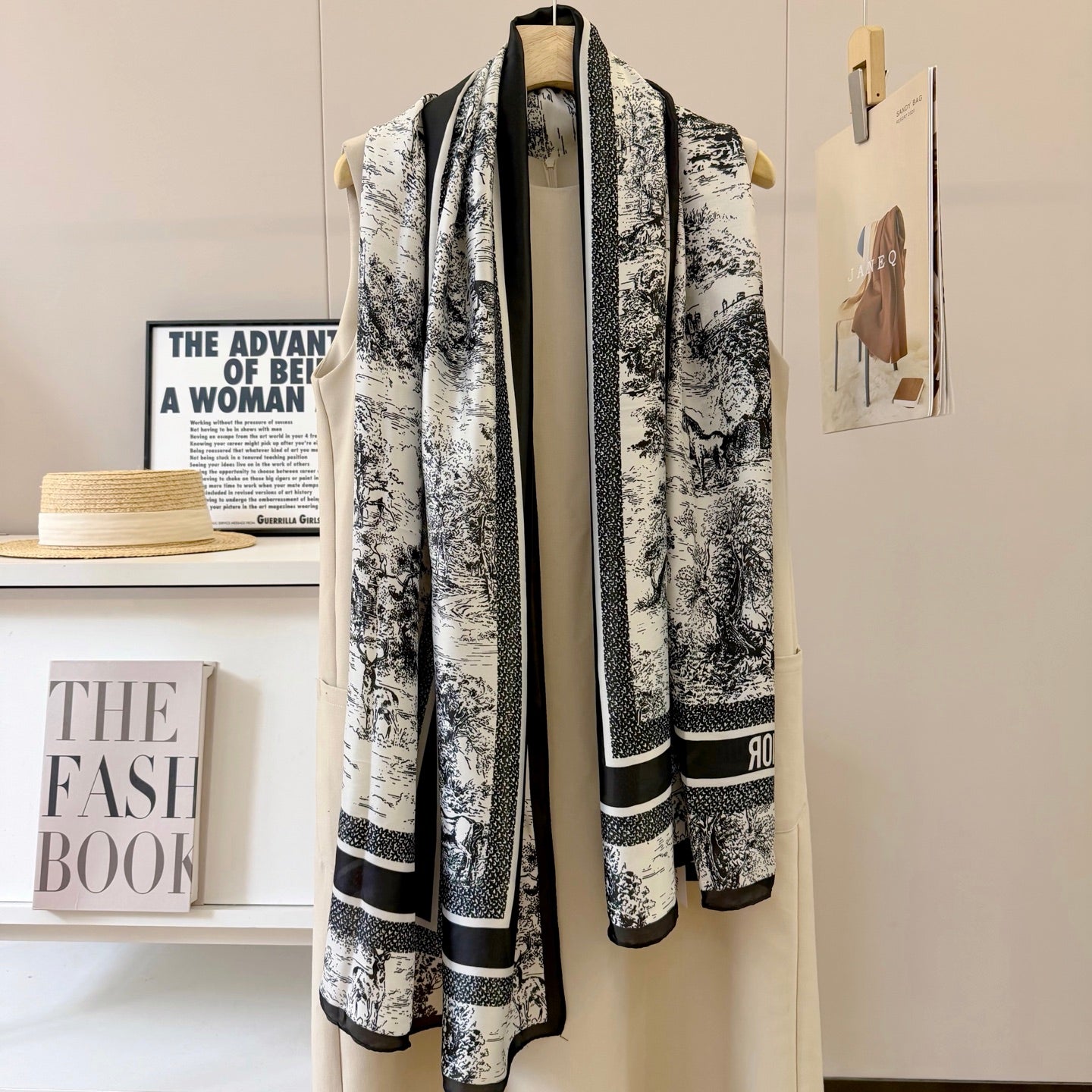 Stylish CD-Pattern Silk Square Scarf