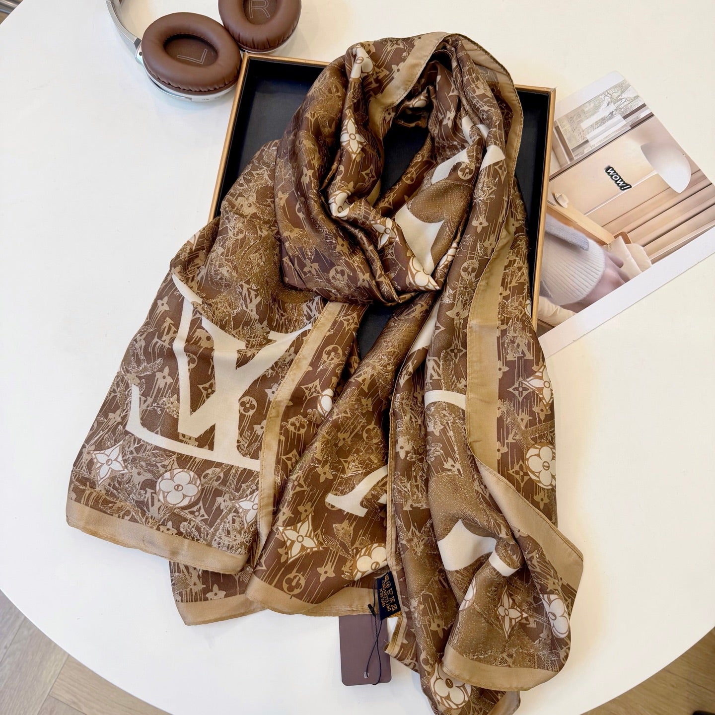 Stylish Four-Leaf Clover Print Silk Square Scarf