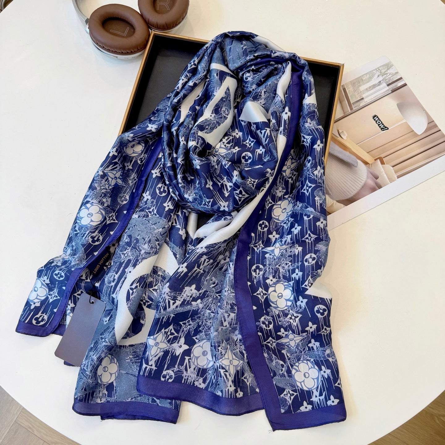 Stylish Four-Leaf Clover Print Silk Square Scarf