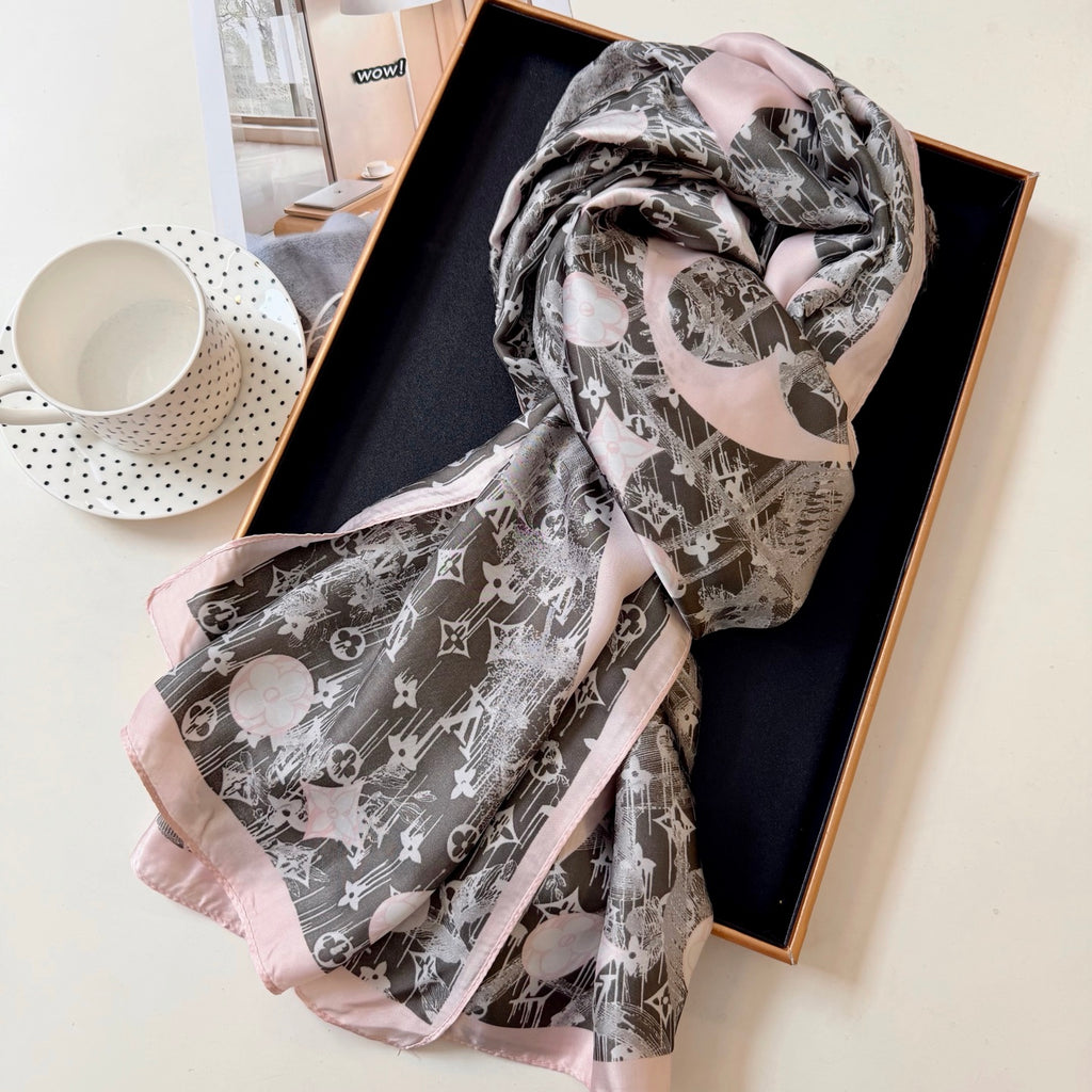 Stylish Four-Leaf Clover Print Silk Square Scarf