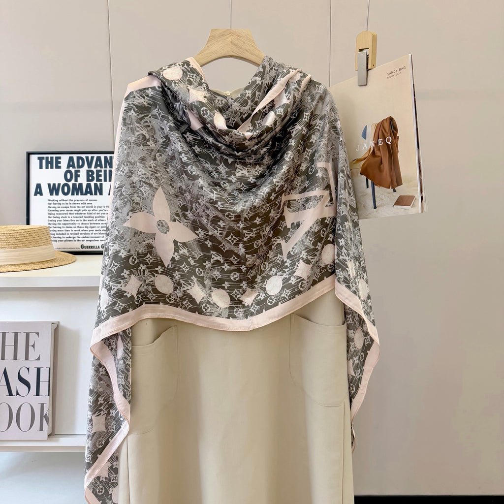 Stylish Four-Leaf Clover Print Silk Square Scarf