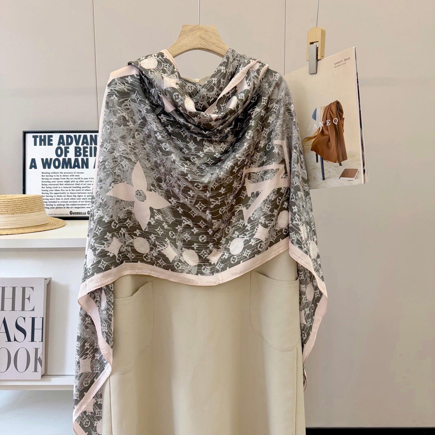 Stylish Four-Leaf Clover Print Silk Square Scarf