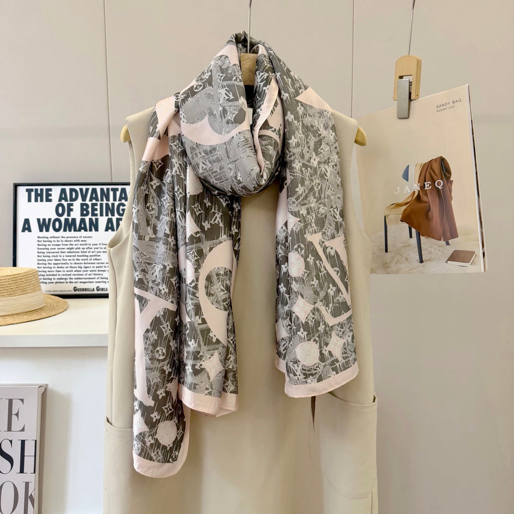 Stylish Four-Leaf Clover Print Silk Square Scarf