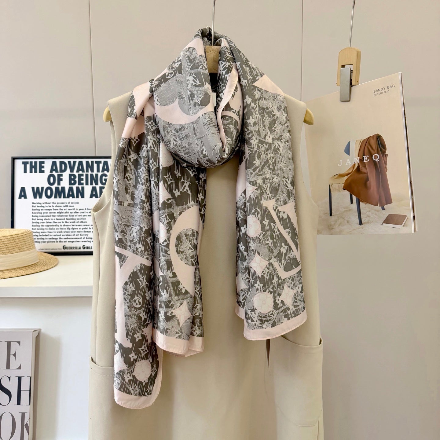 Stylish Four-Leaf Clover Print Silk Square Scarf