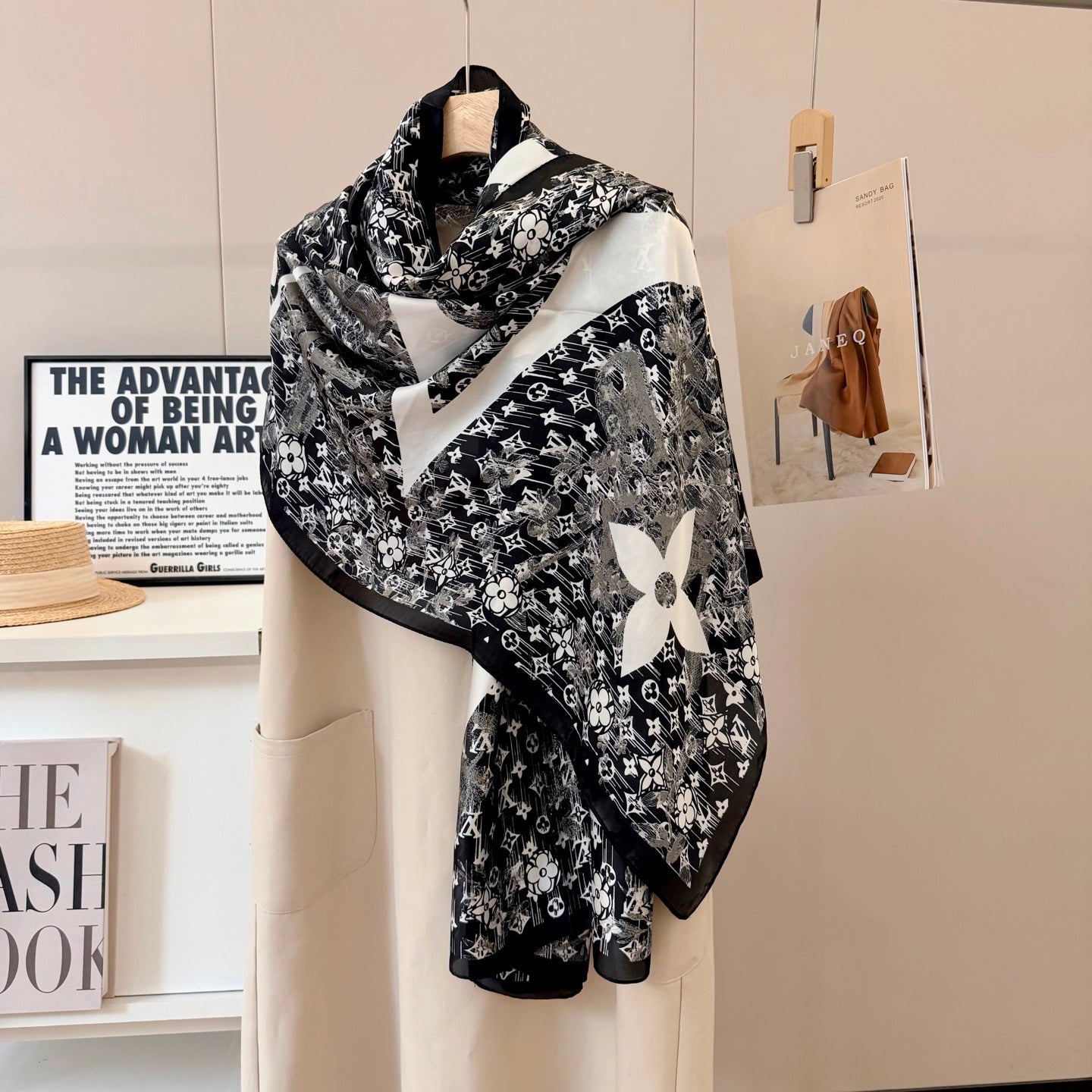 Stylish Four-Leaf Clover Print Silk Square Scarf