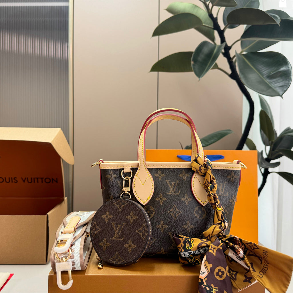 Fashionable Four-Leaf Clover Print Leather Handbag