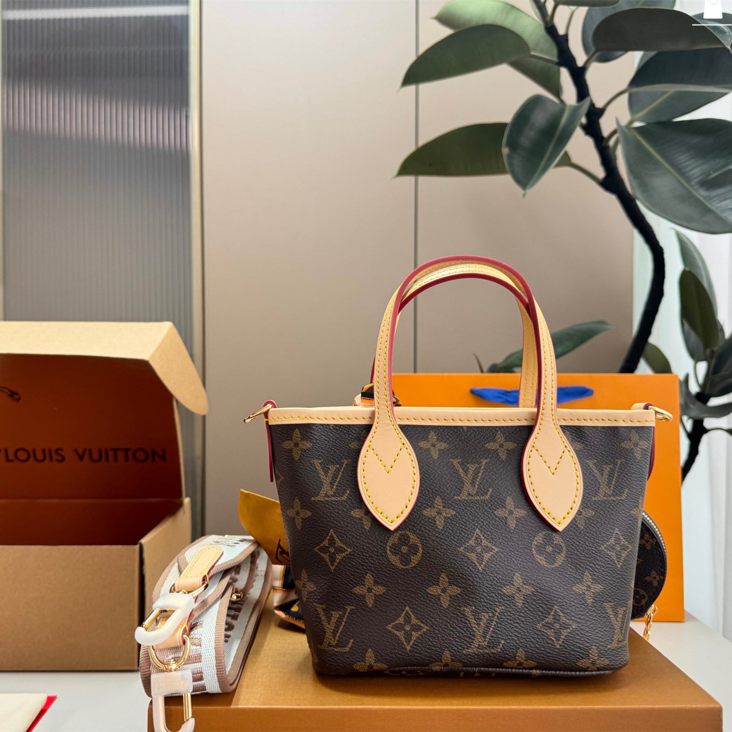 Fashionable Four-Leaf Clover Print Leather Handbag