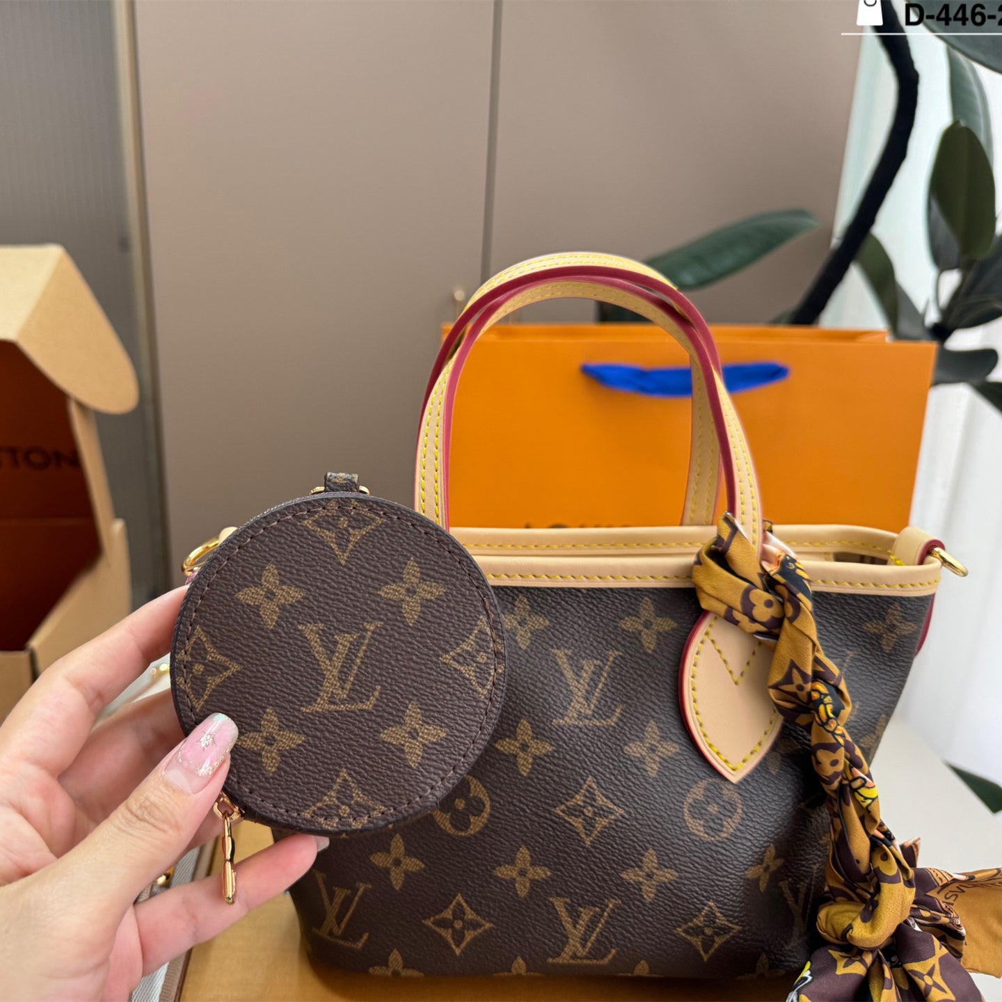 Fashionable Four-Leaf Clover Print Leather Handbag