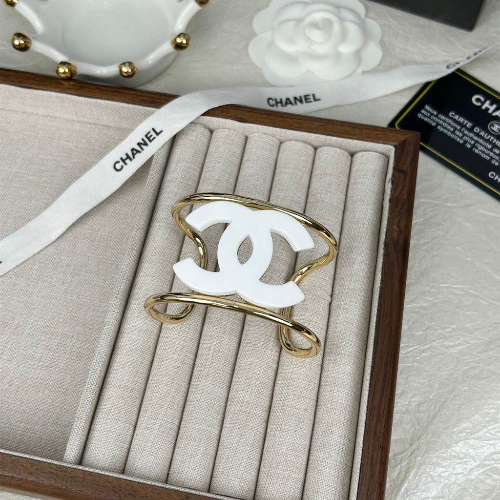 Classic CC Bracelet