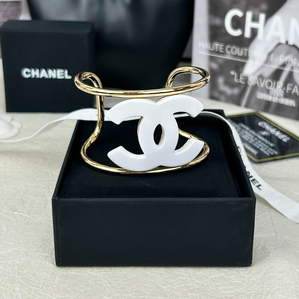 Classic CC Bracelet