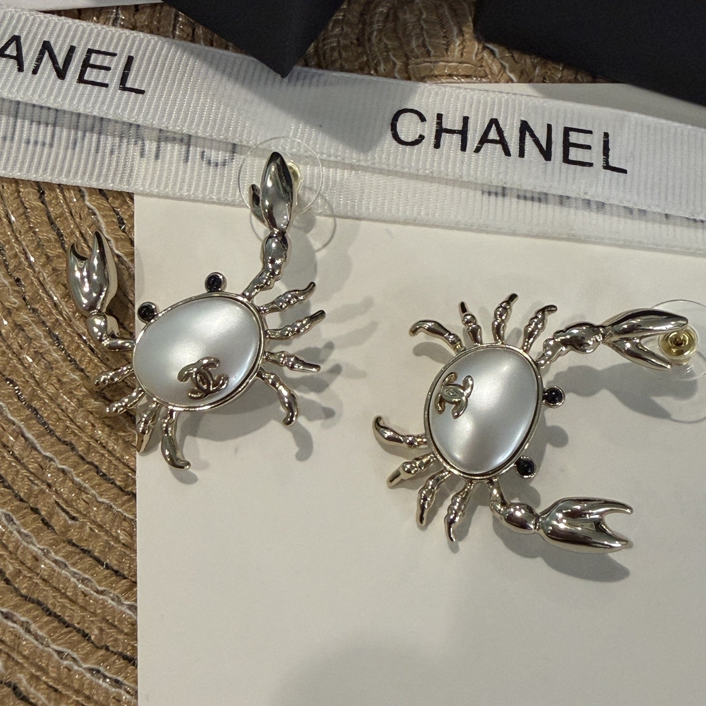 Stylish CC Crab Earrings