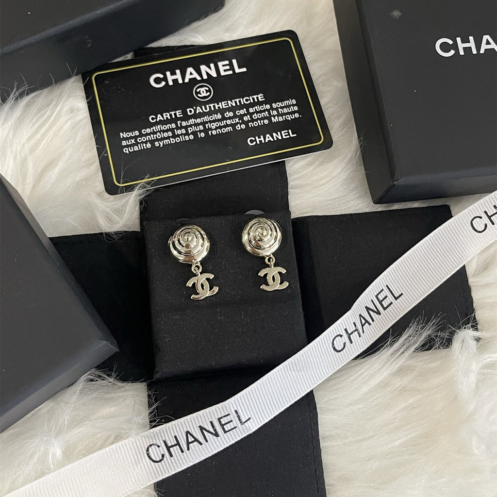 Stylish CC Floral Earrings