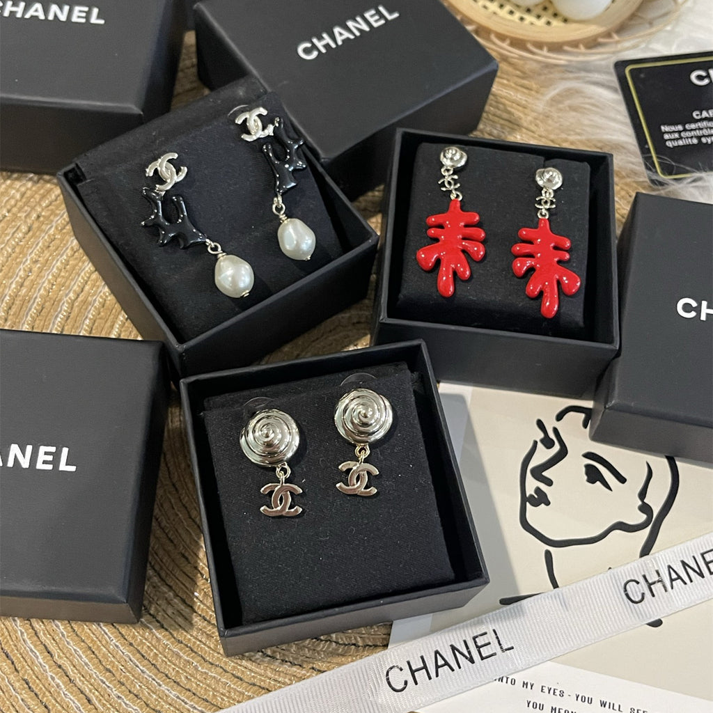 Stylish CC Floral Earrings