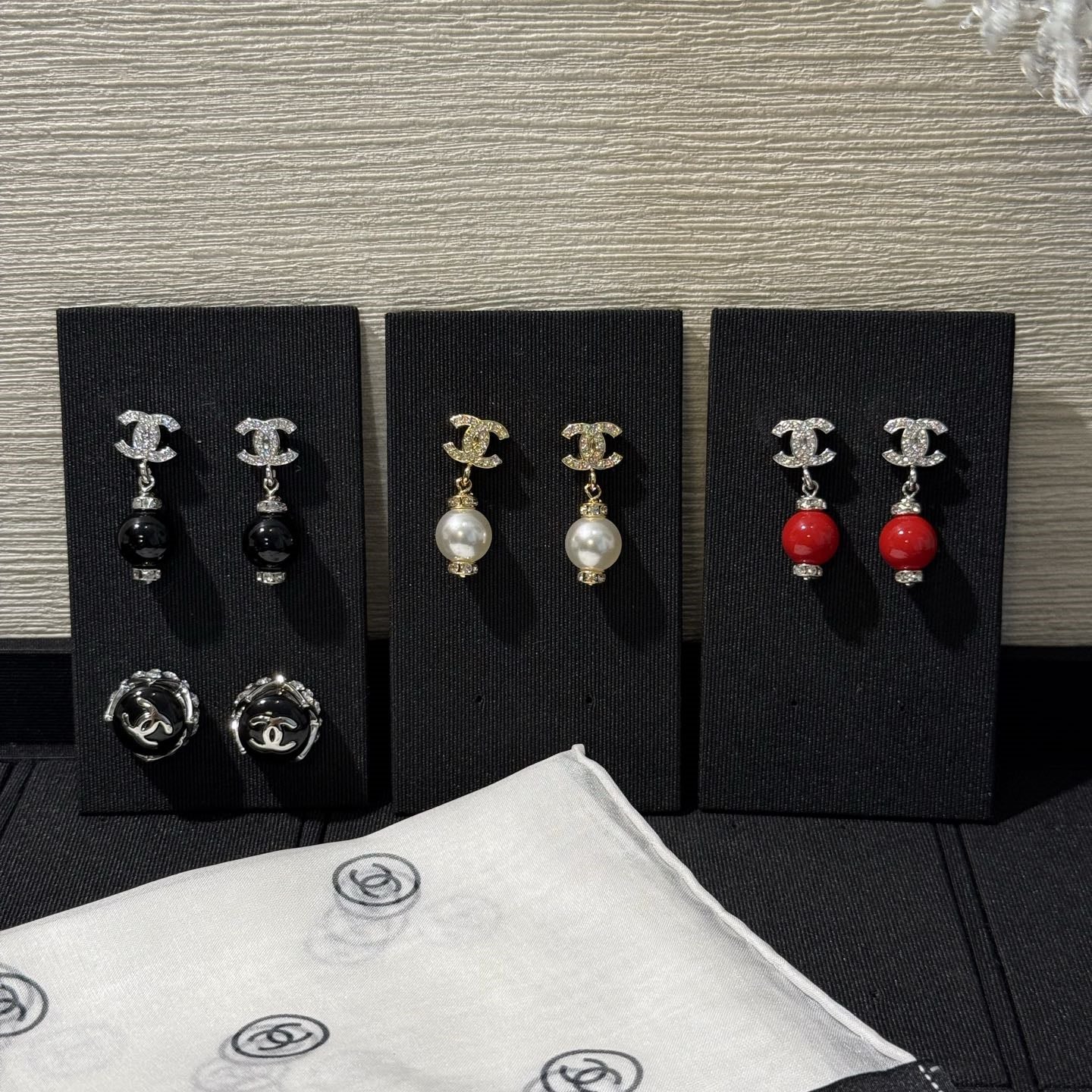 Stylish CC Pendant Pearl Earrings