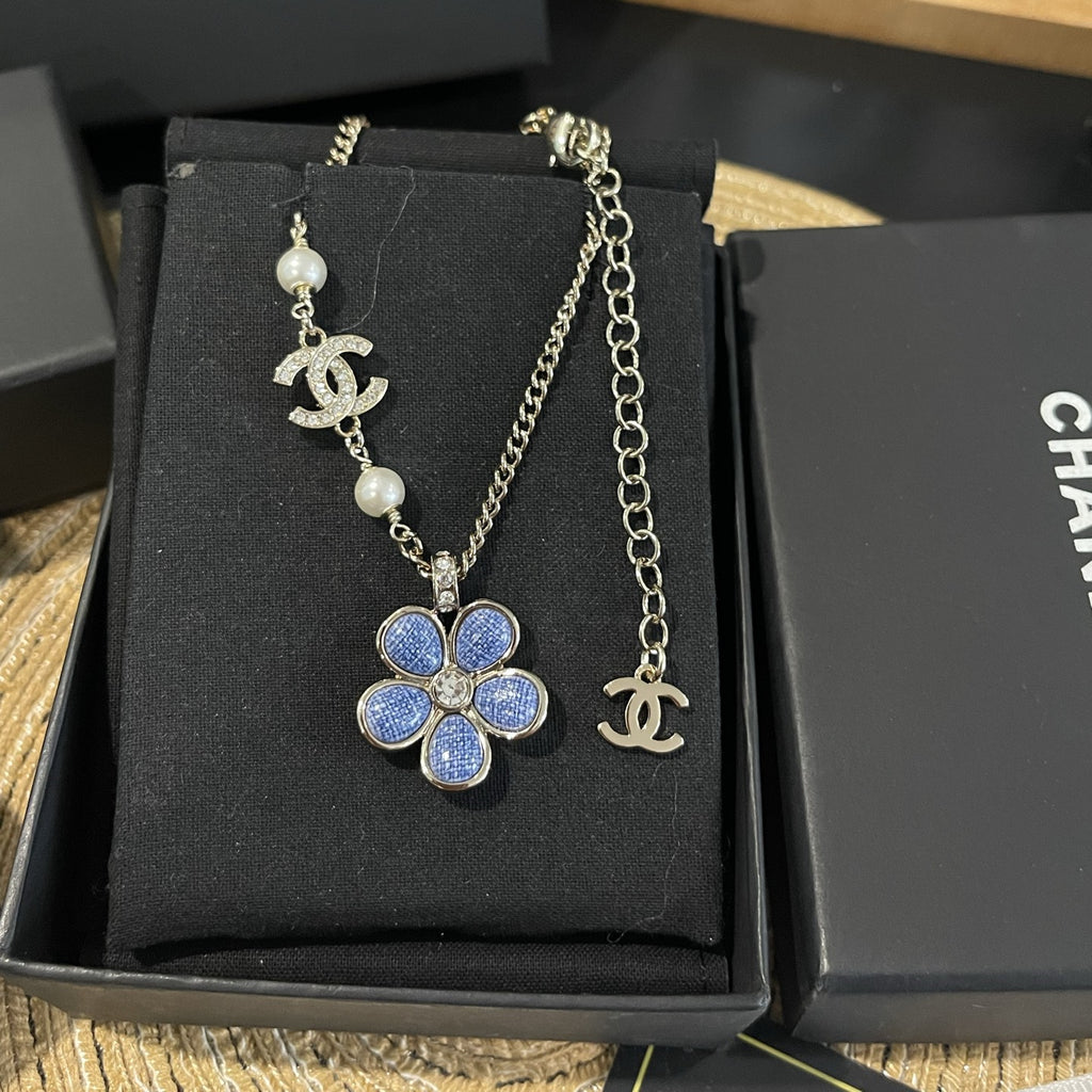 CC Fashion Pearl &amp; Flower Pendant Necklace