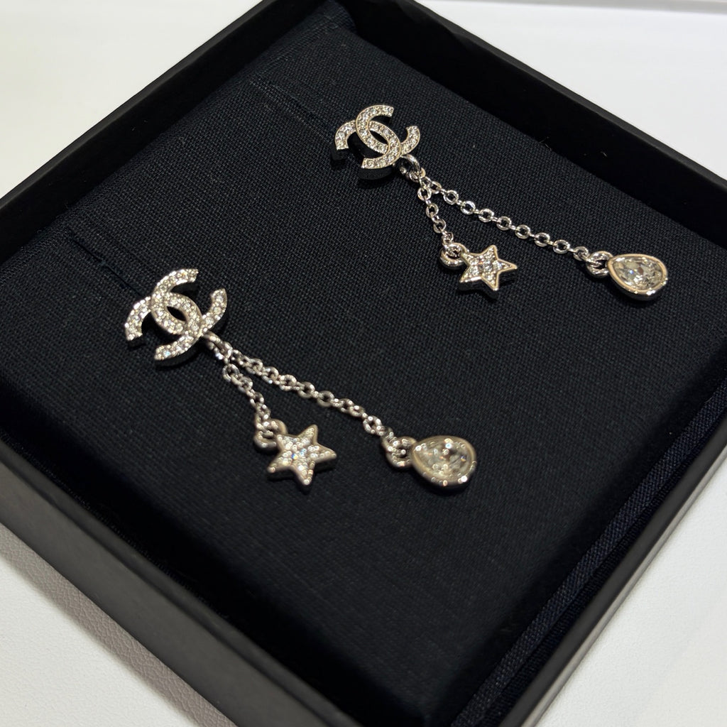 Stylish CC Rhinestone Star Pendant Earrings