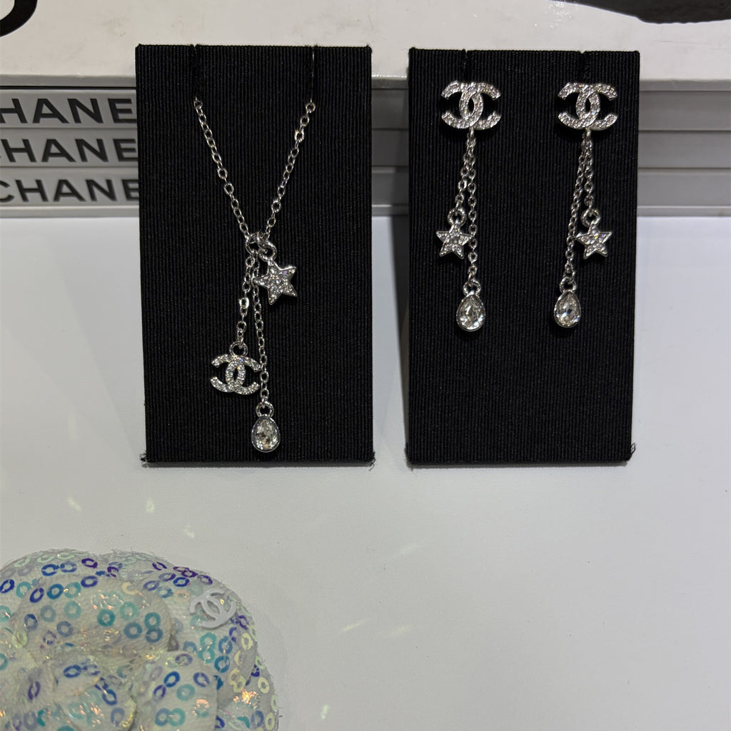 Stylish CC Rhinestone Star Pendant Earrings