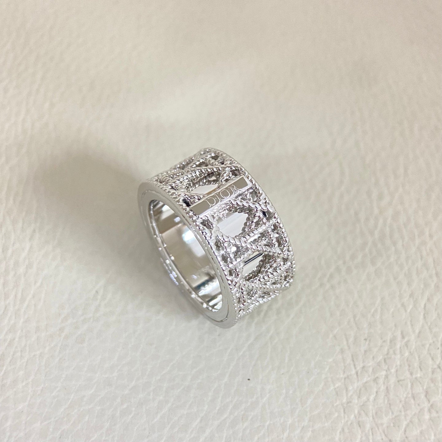 CD Fashion Cut-out Ring