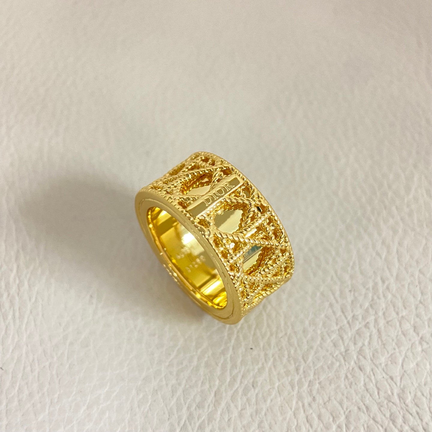 CD Fashion Cut-out Ring