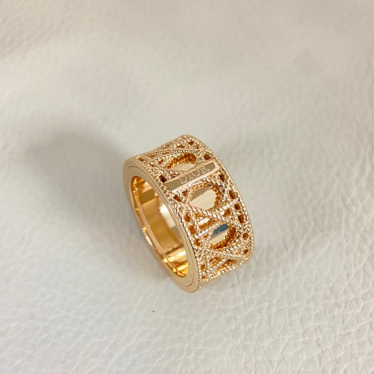 CD Fashion Cut-out Ring