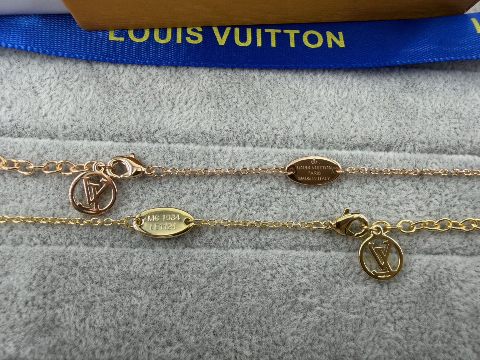 Classic Four-Leaf Clover Pendant Necklace