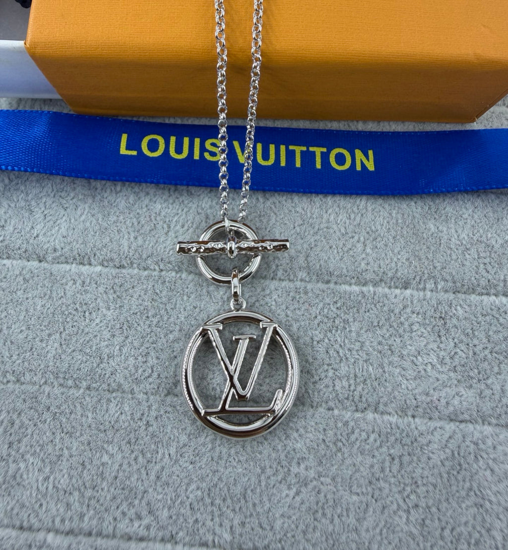 Classic Four-Leaf Clover Pendant Necklace