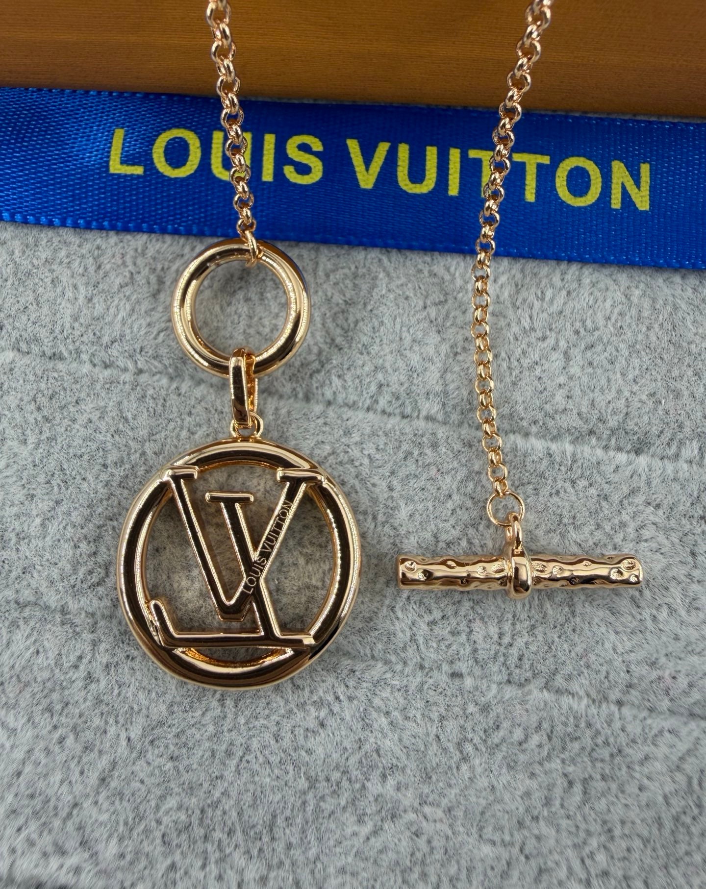 Classic Four-Leaf Clover Pendant Necklace