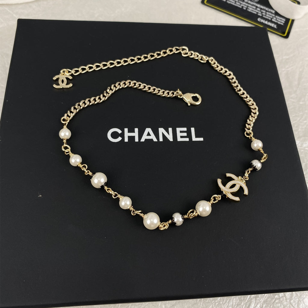 CC Pearl Pendant Necklace