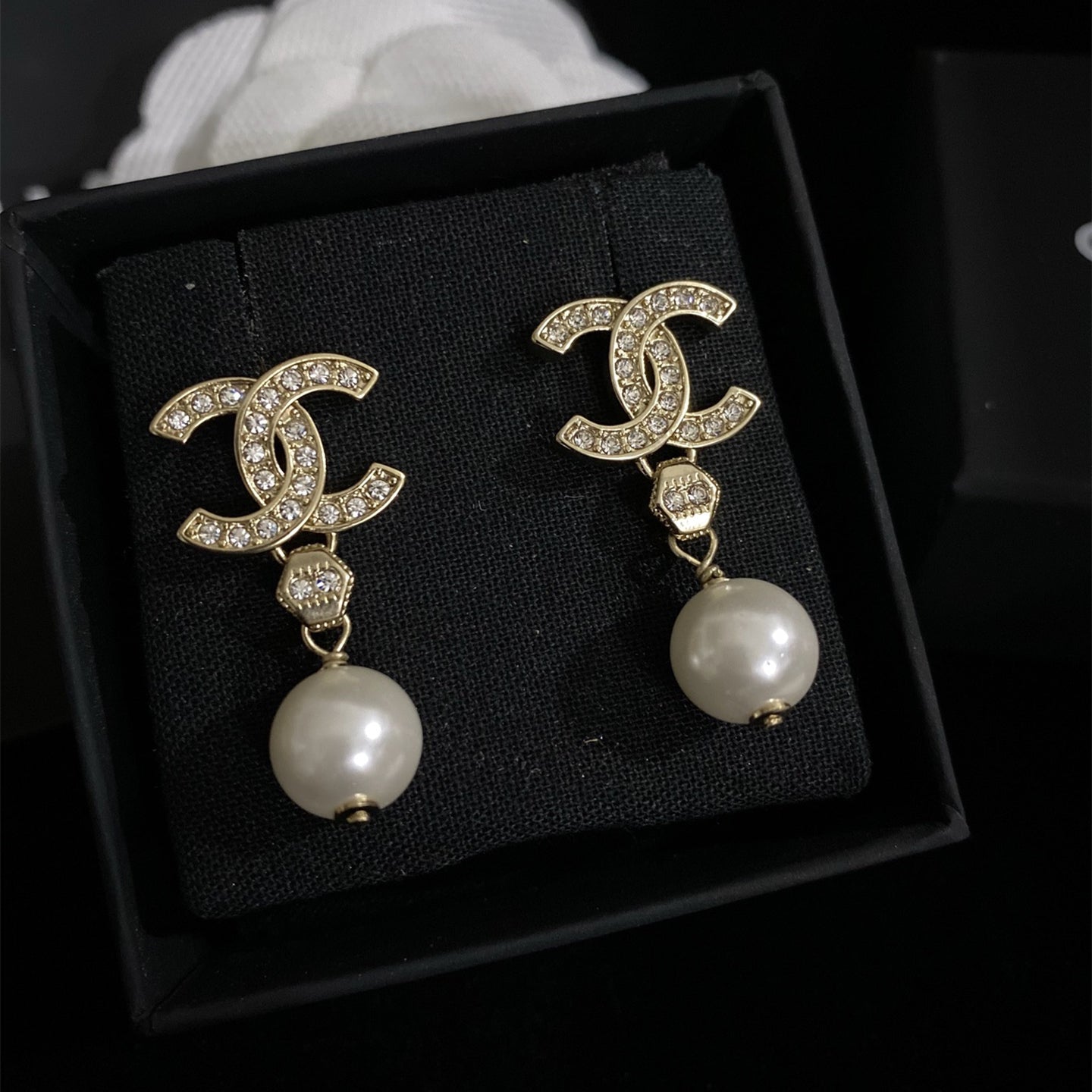 Stylish CC Pearl Pendant Earrings