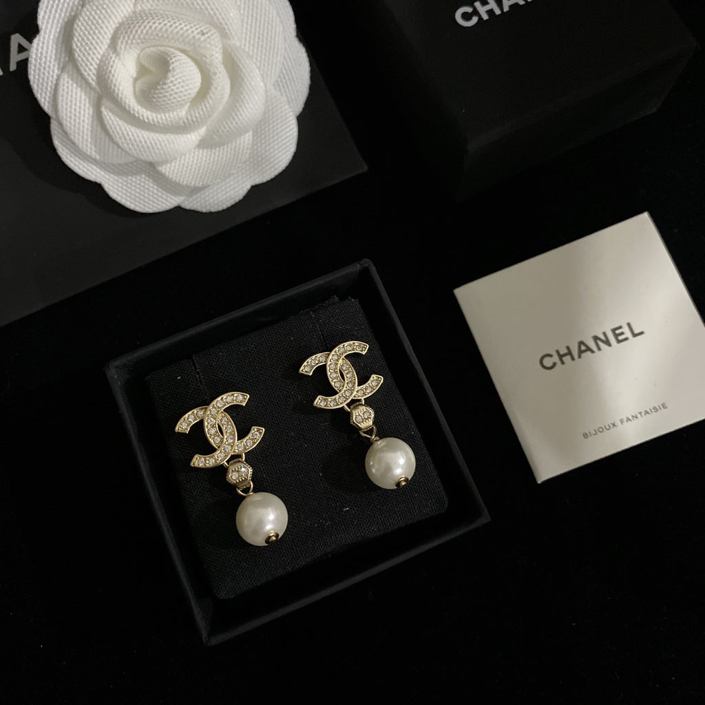 Stylish CC Pearl Pendant Earrings