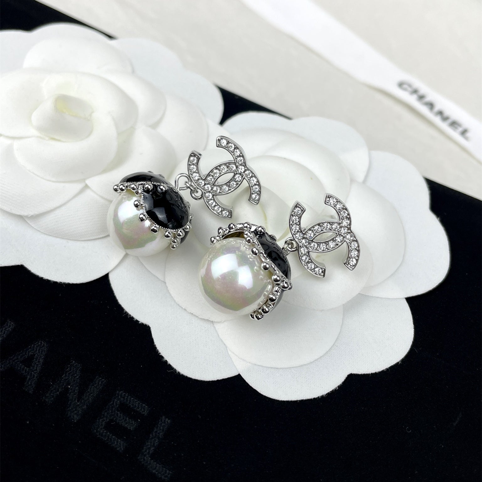 Stylish CC Pearl Pendant Earrings