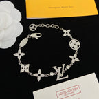 Stylish Rhinestone Four-Leaf Clover Bracelet