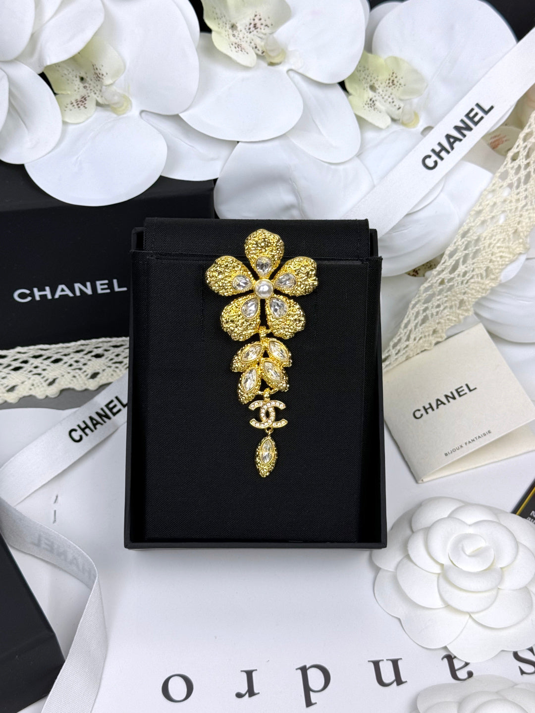 Luxurious Rhinestone Double-C Pendant Brooch