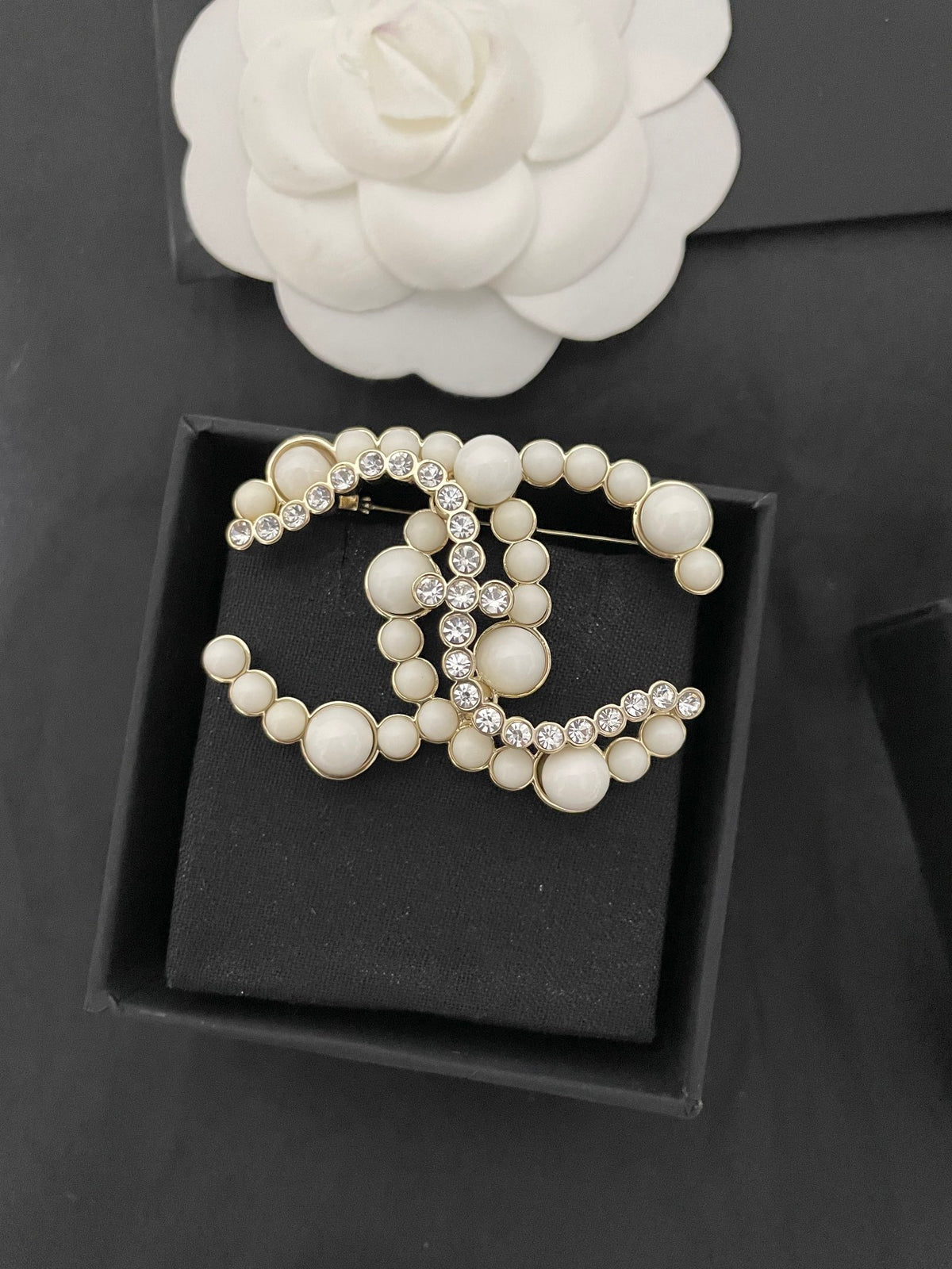 CC Rhinestone &amp; Pearl Brooch