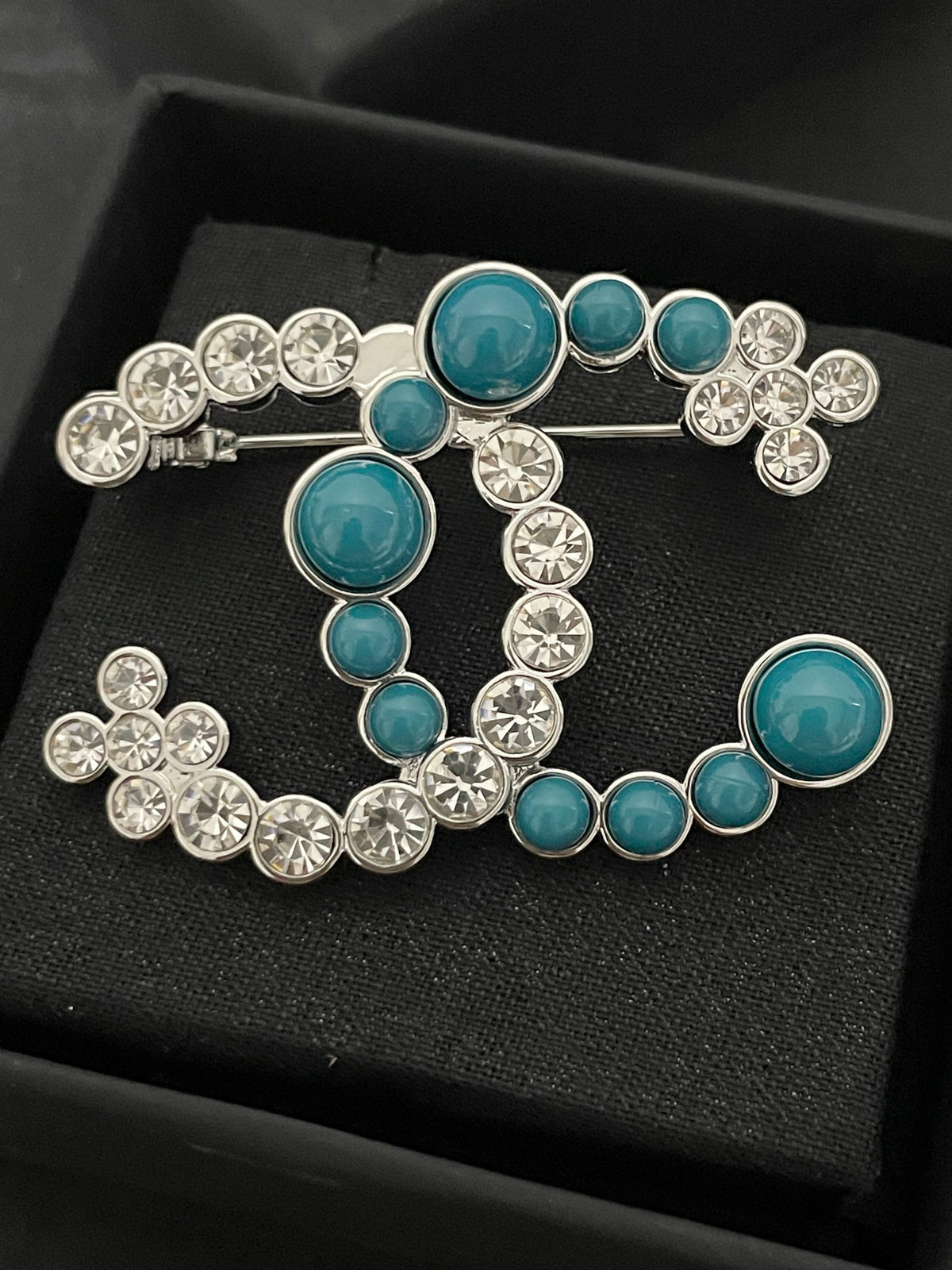 CC Rhinestone &amp; Pearl Blue Brooch