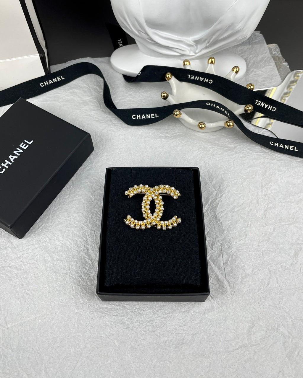 CC Rhinestone &amp; Pearl Brooch